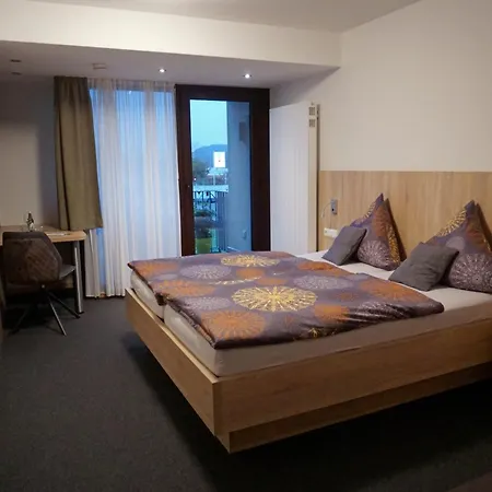Pensión Gaestehaus Und Weingut Bernd Frieden
