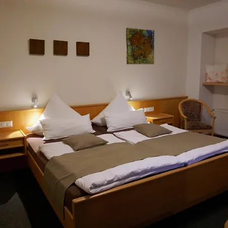 Gaestehaus Und Weingut Bernd Frieden Gæstehus Nittel