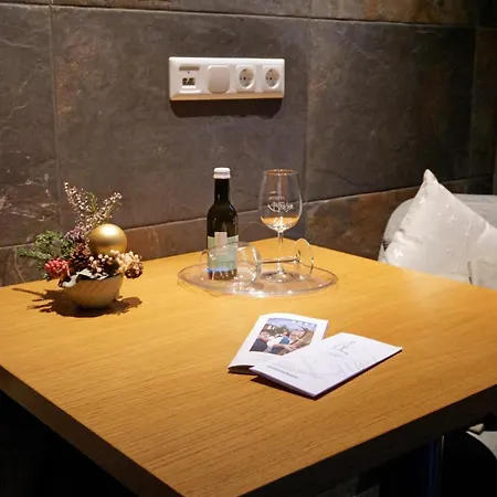 Gaestehaus Und Weingut Bernd Frieden בית הארחה 4*